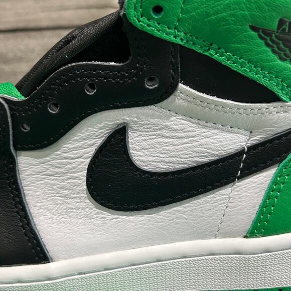 Nike Air Jordan 1 Retro High OG Black Lucky Green Men Sz 8.5 - Picture 11 of 16